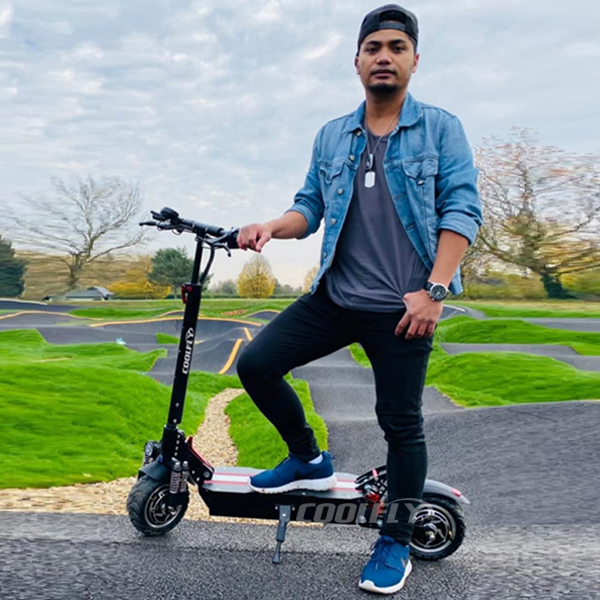 CF-D10-2AB Venda quente de alta qualidade 52v 2000w 2600w 20Ah Scooter el&eacute;trico motor duplo com assento remov&iacute;vel